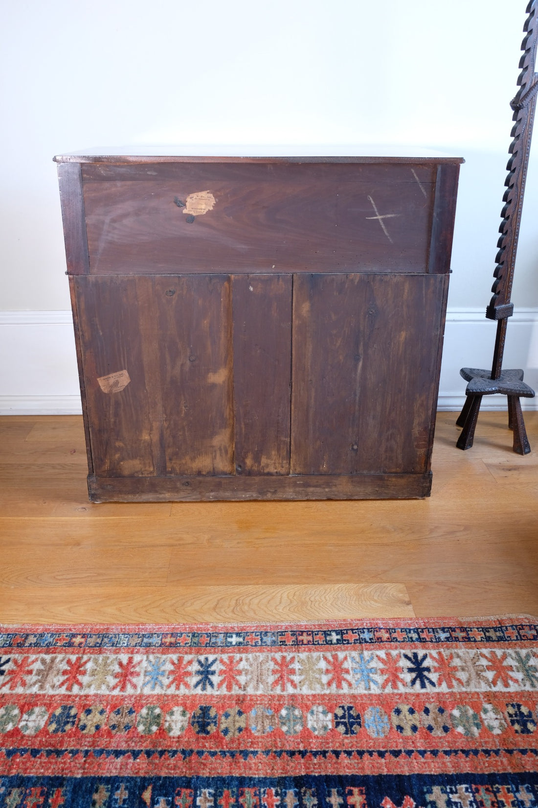 Antique George III Mahogany Sideboard – Multi-Drawer Cupboard Design