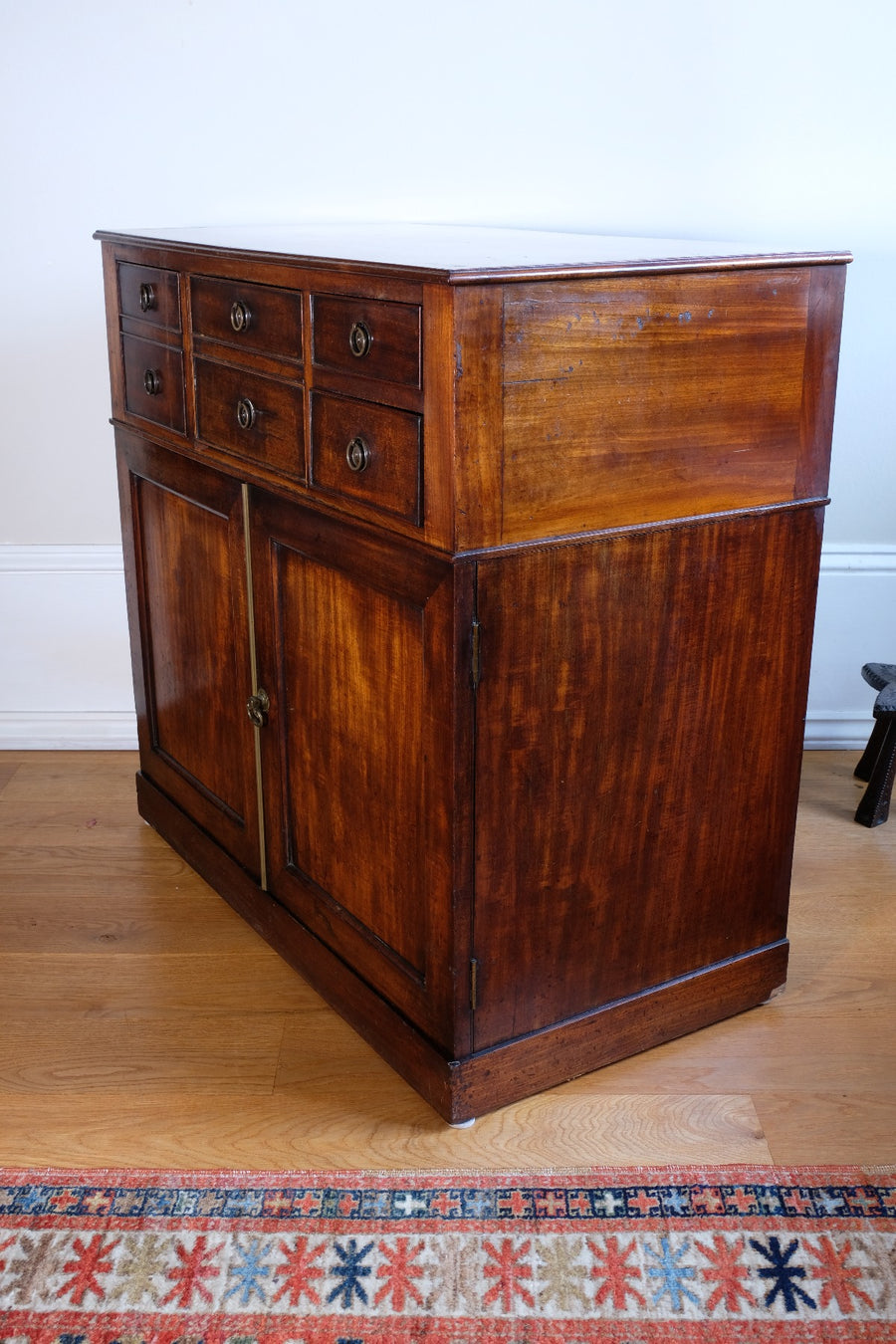 Antique George III Mahogany Sideboard – Multi-Drawer Cupboard Design