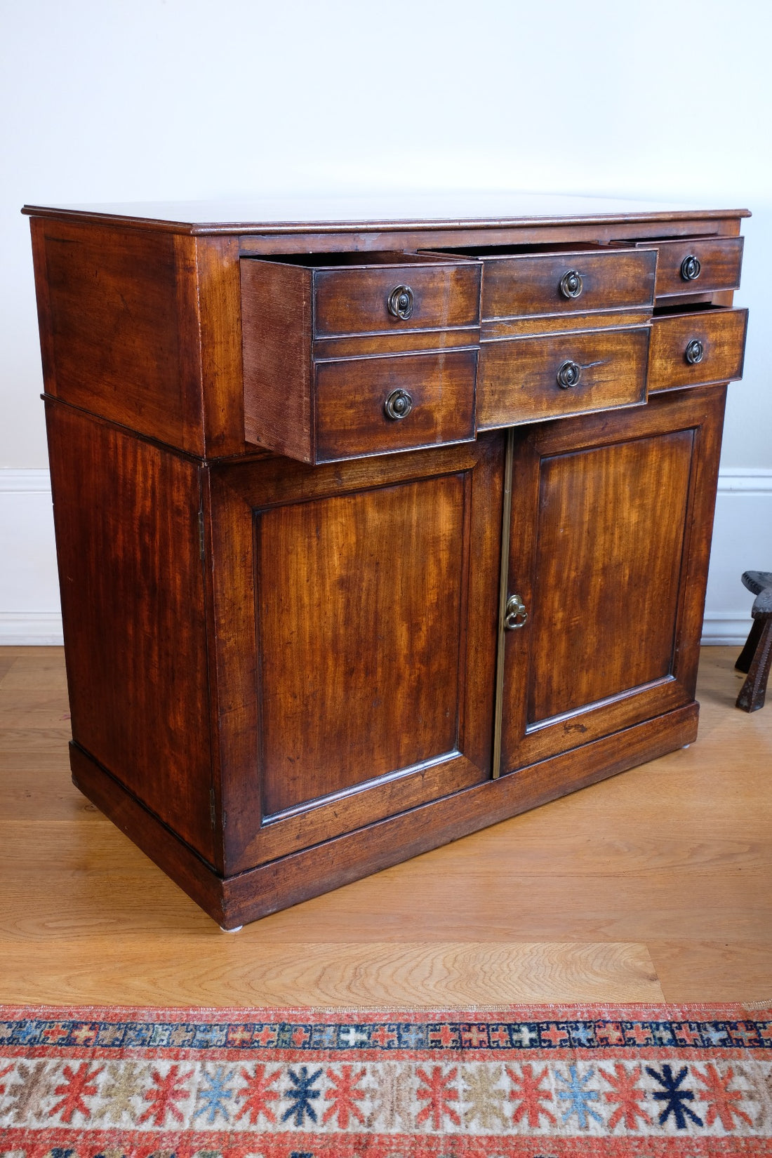 Antique George III Mahogany Sideboard – Multi-Drawer Cupboard Design