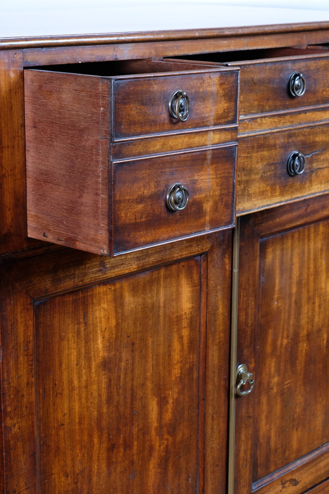 Antique George III Mahogany Sideboard – Multi-Drawer Cupboard Design