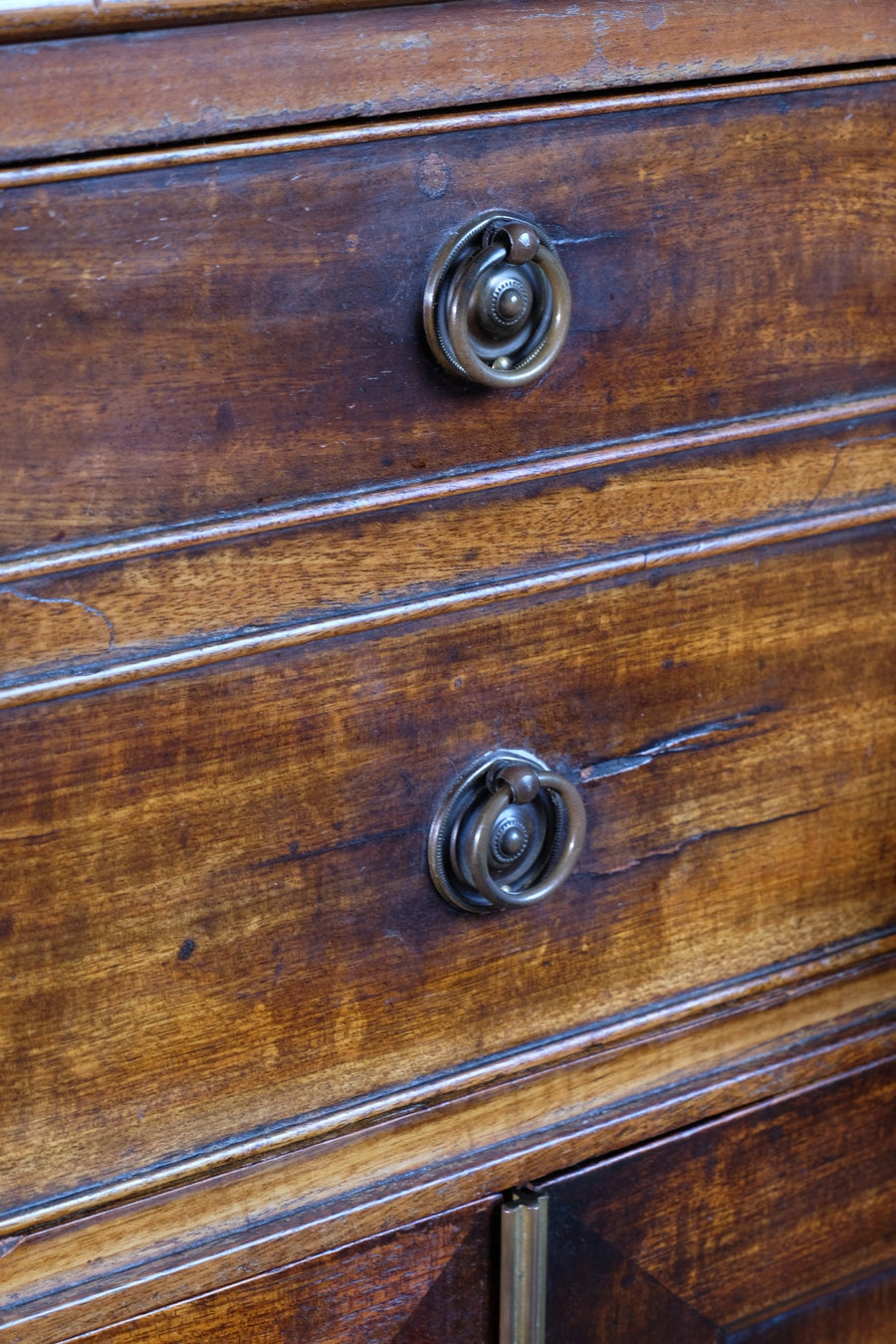 Antique George III Mahogany Sideboard – Multi-Drawer Cupboard Design