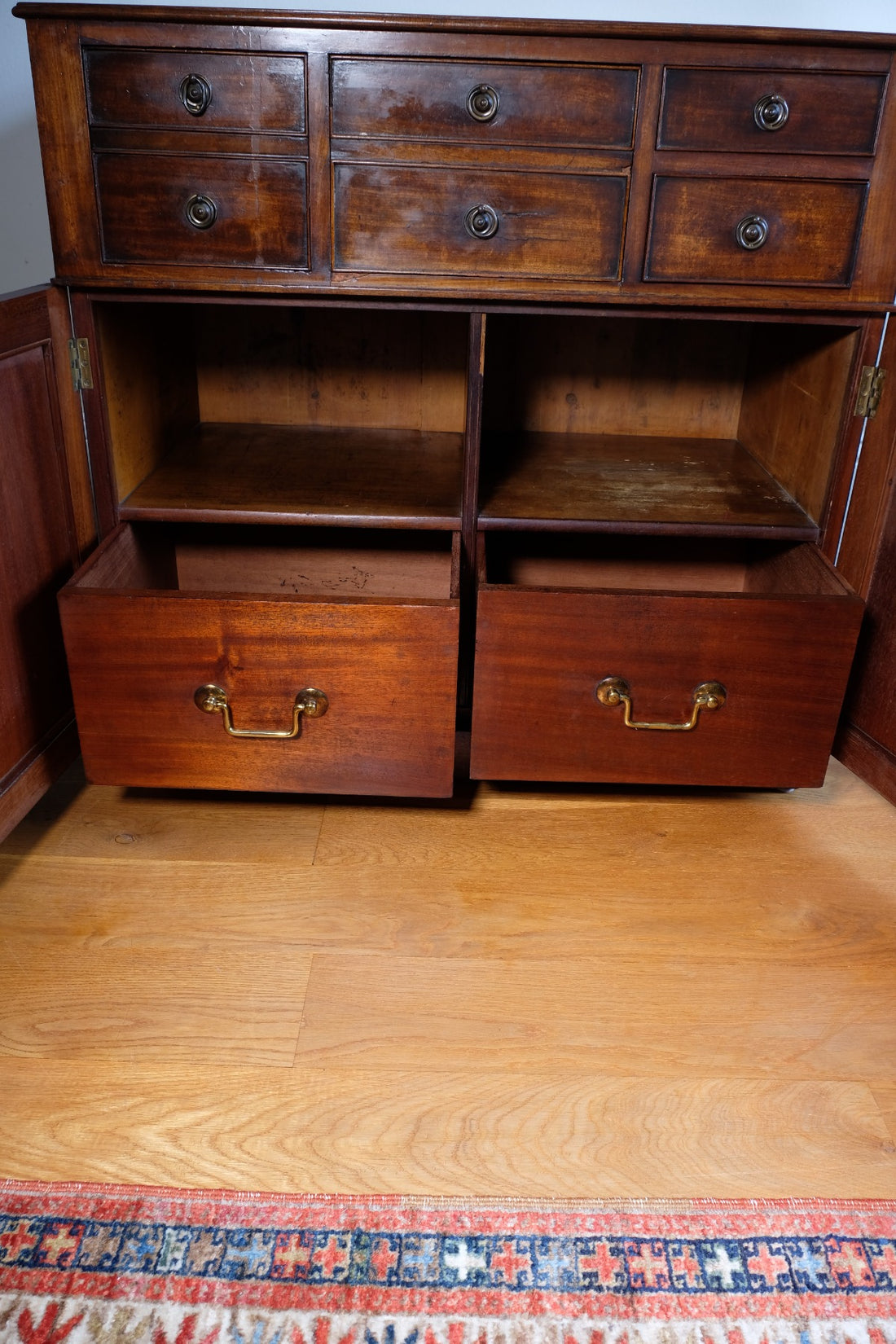 Antique George III Mahogany Sideboard – Multi-Drawer Cupboard Design