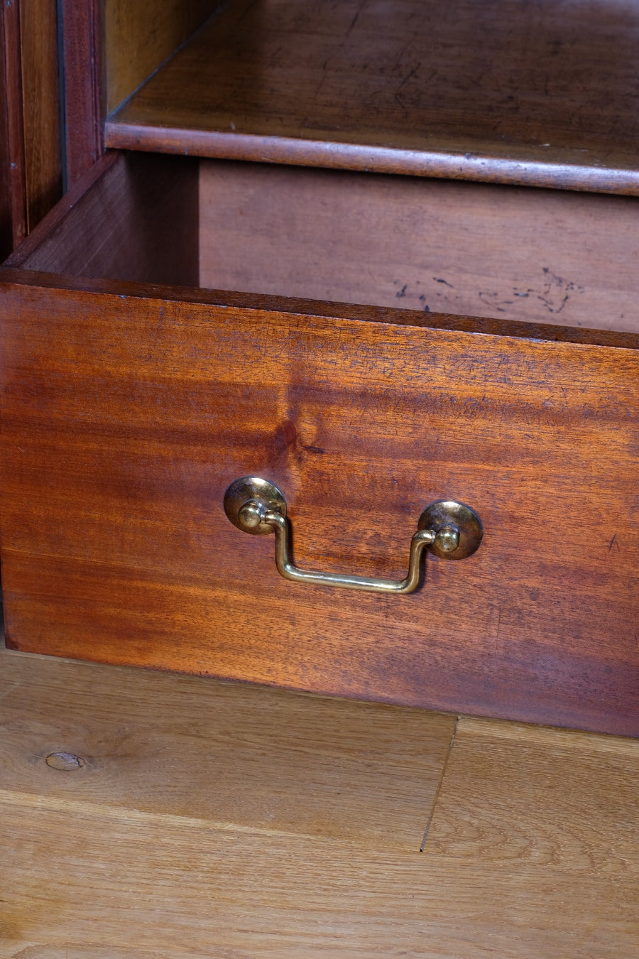 Antique George III Mahogany Sideboard – Multi-Drawer Cupboard Design