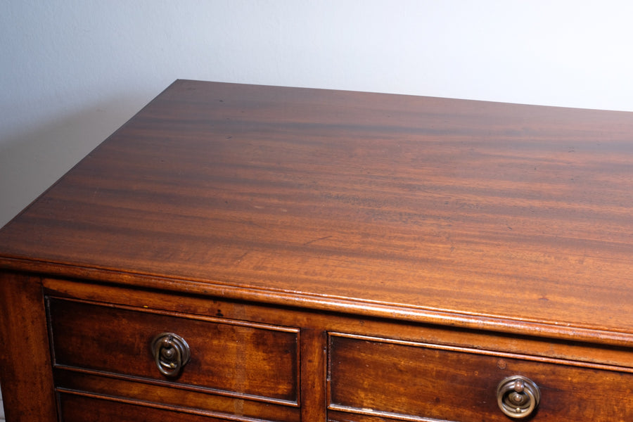 Antique George III Mahogany Sideboard – Multi-Drawer Cupboard Design