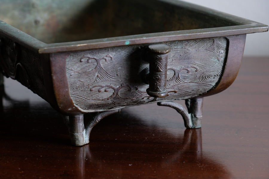 Antique Meiji Japanese bronze suiban vessel by Tōun-sai with dragon relief