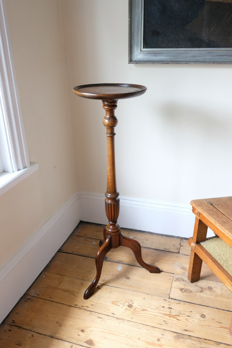 Mahogany Torchière Stand With Cabriole Legs