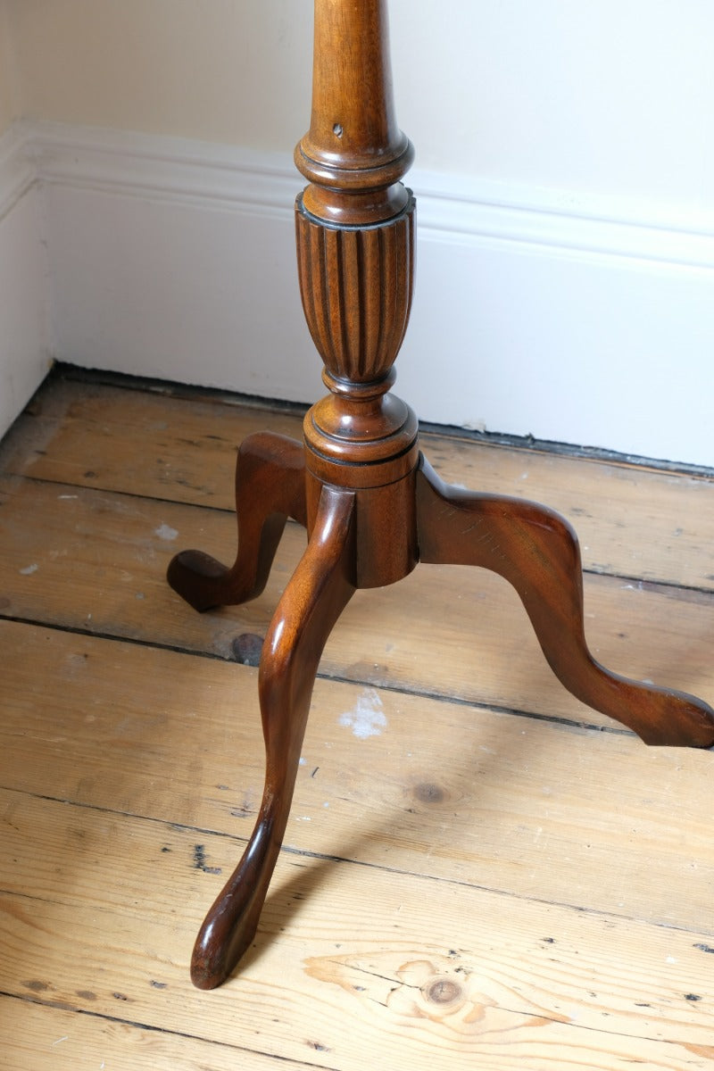 Mahogany Torchière Stand With Cabriole Legs