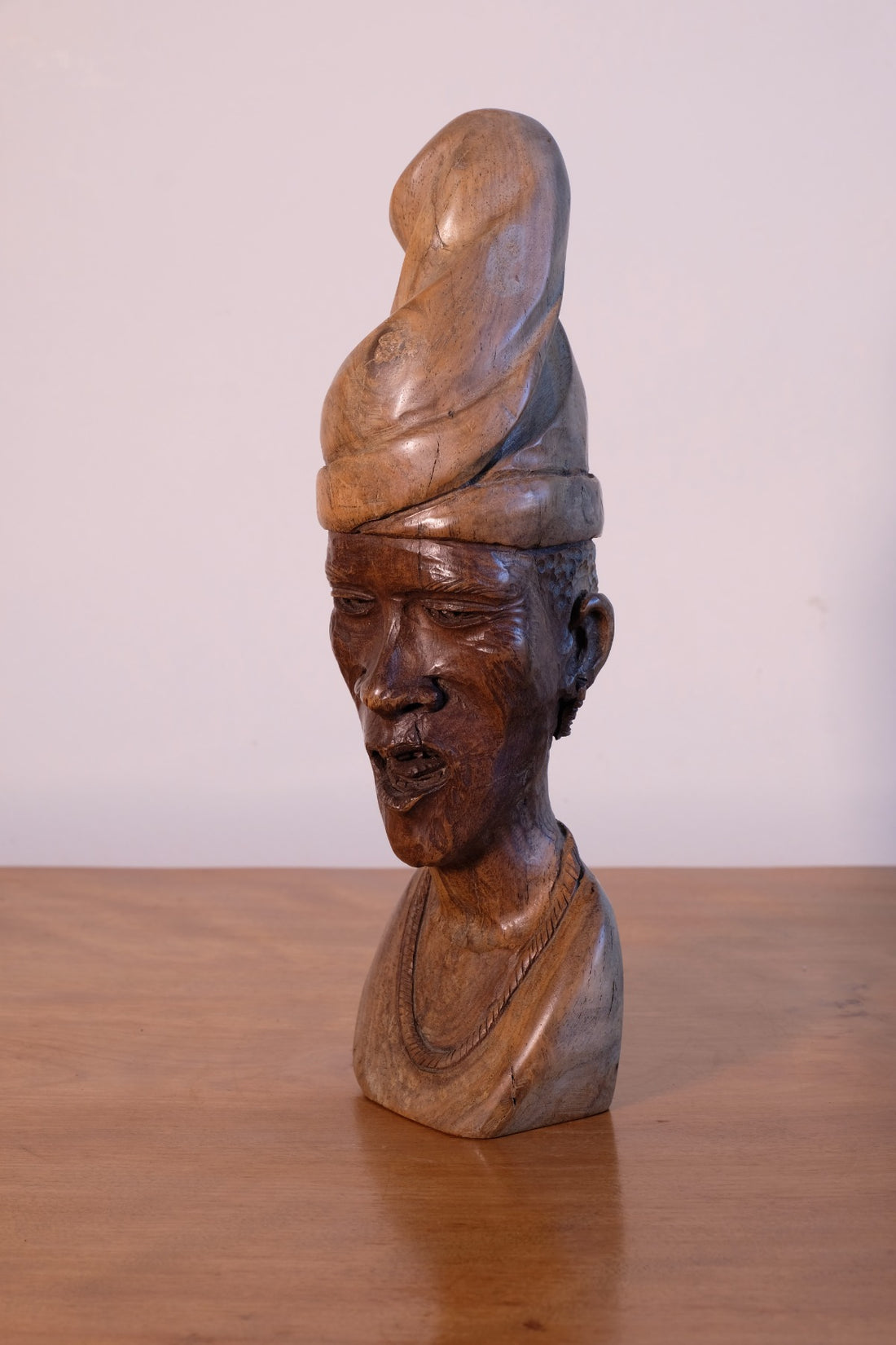 African Hand-Carved Wooden Bust Sculpture – Vintage Tribal Portrait Art (24.5cm)
