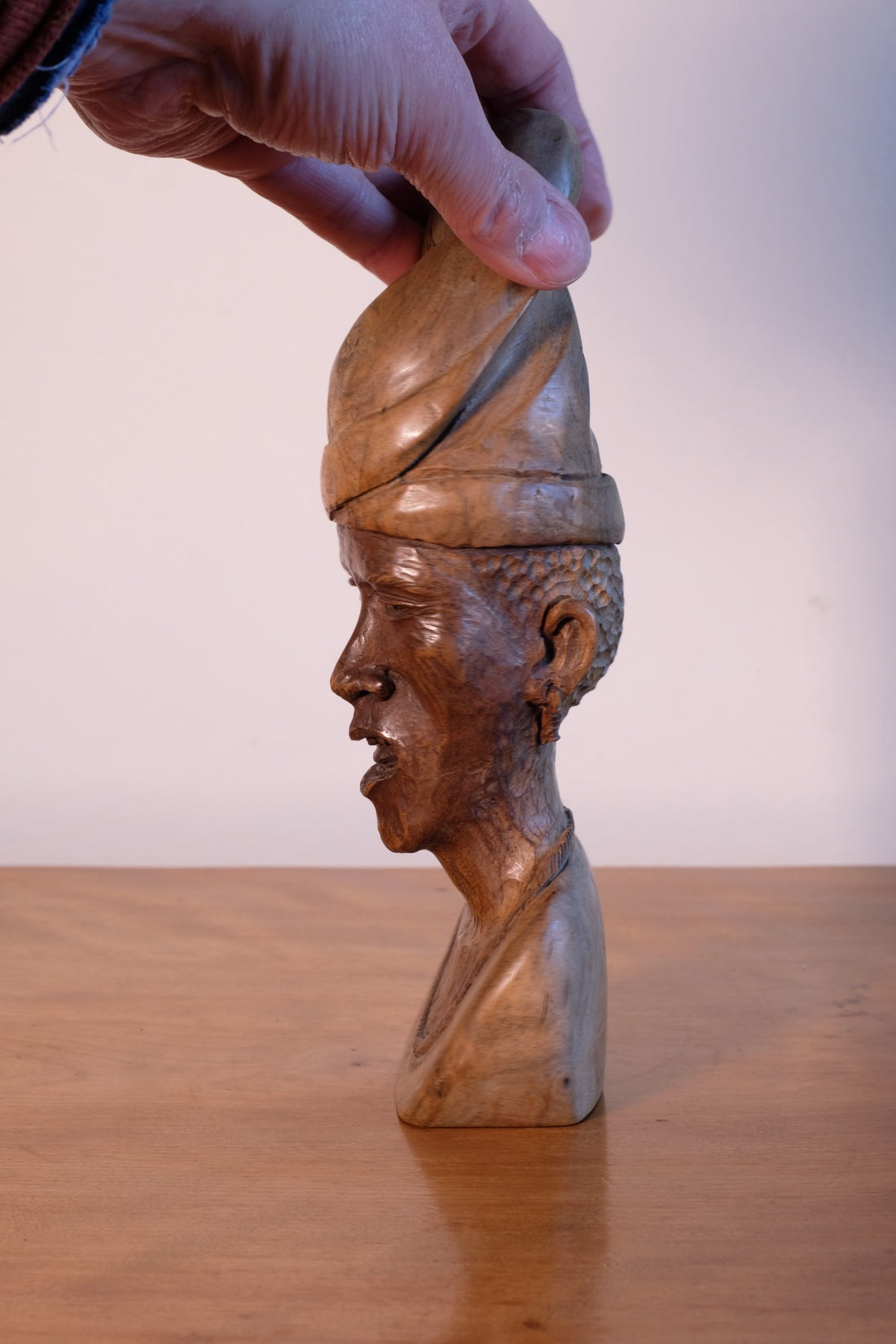 African Hand-Carved Wooden Bust Sculpture – Vintage Tribal Portrait Art (24.5cm)