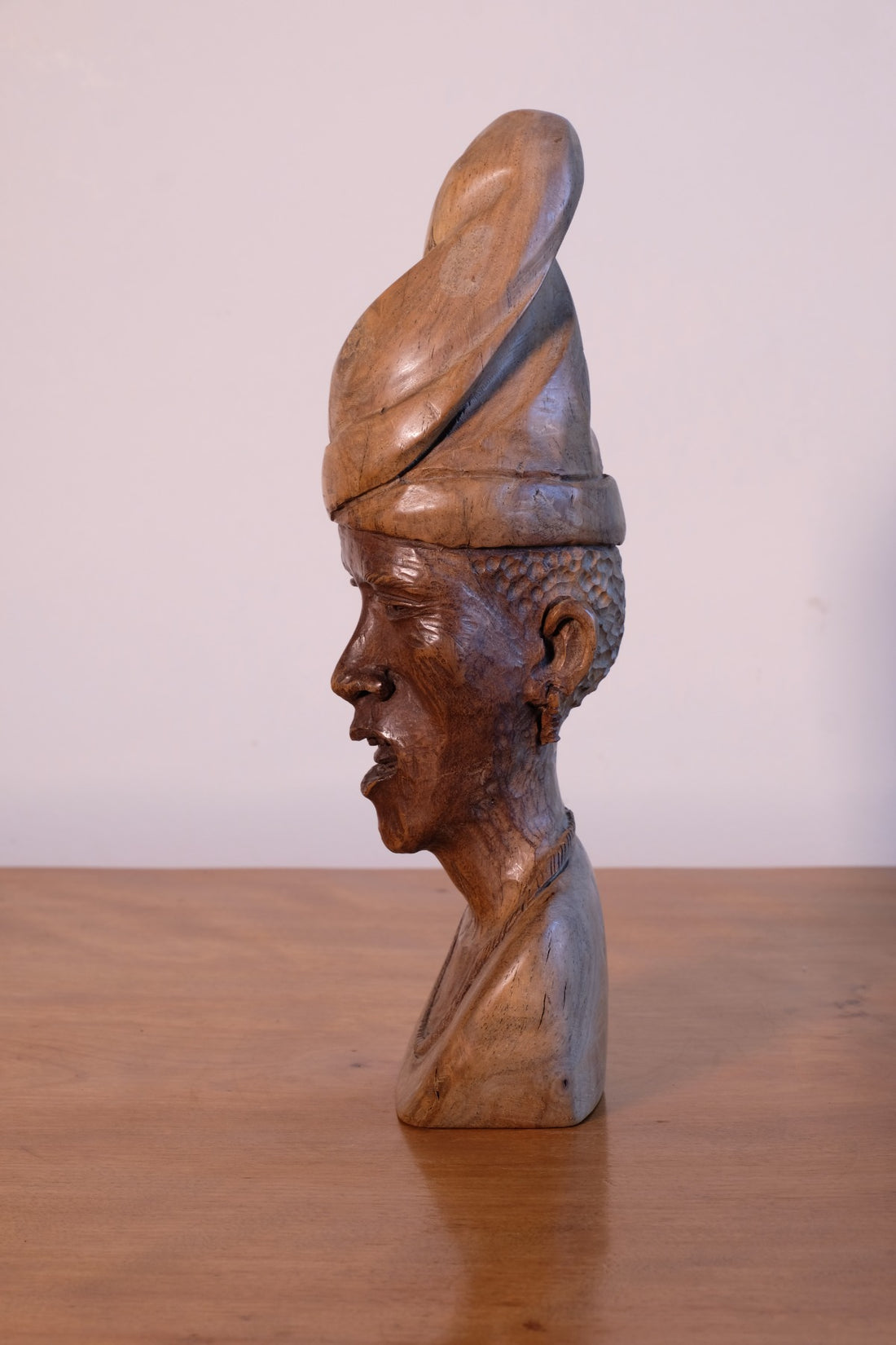 African Hand-Carved Wooden Bust Sculpture – Vintage Tribal Portrait Art (24.5cm)