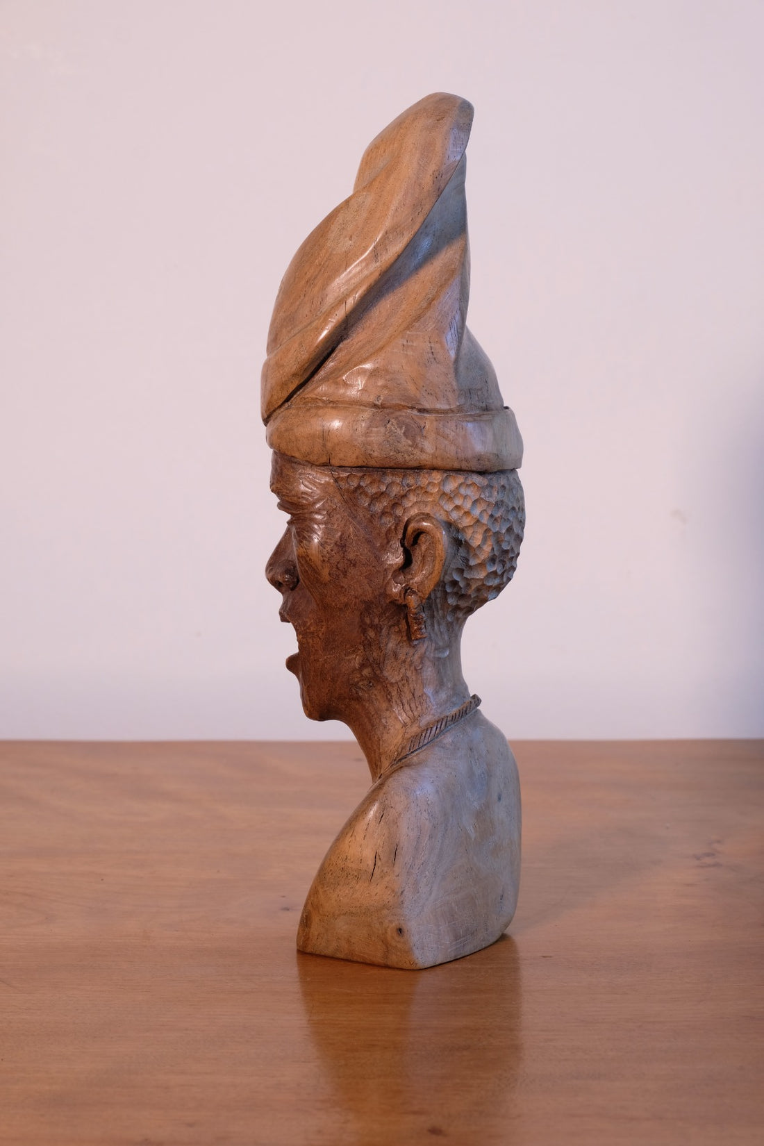 African Hand-Carved Wooden Bust Sculpture – Vintage Tribal Portrait Art (24.5cm)