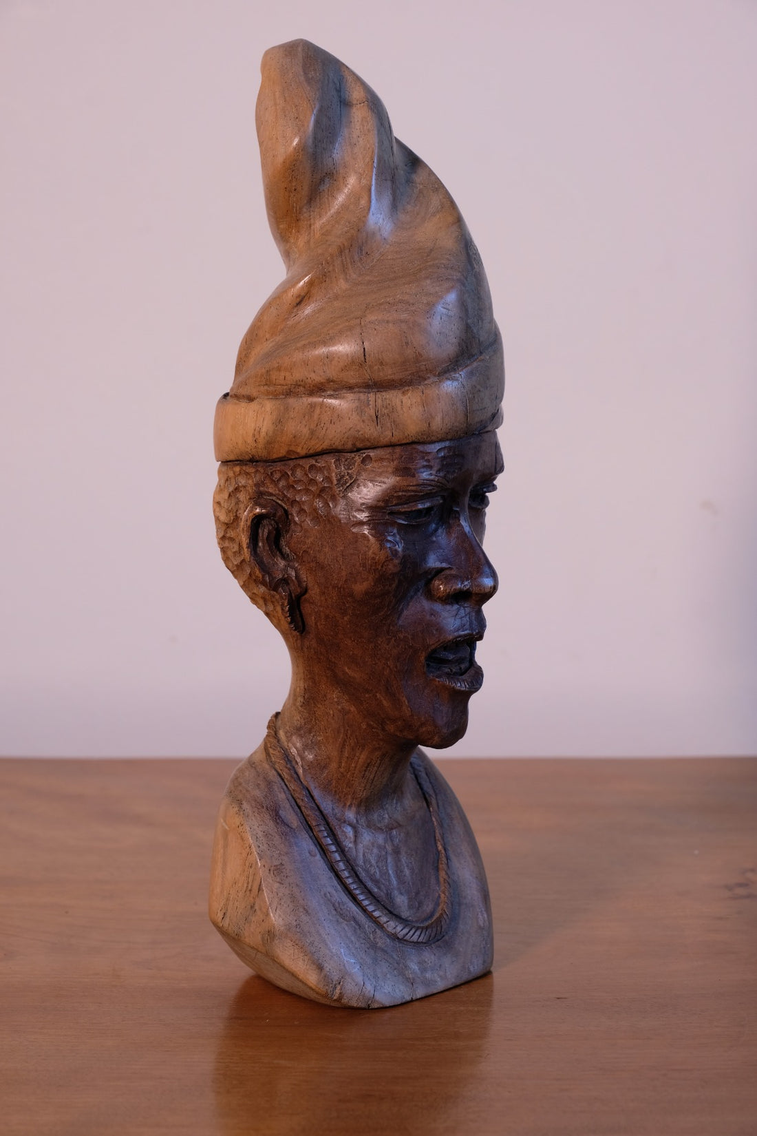 African Hand-Carved Wooden Bust Sculpture – Vintage Tribal Portrait Art (24.5cm)