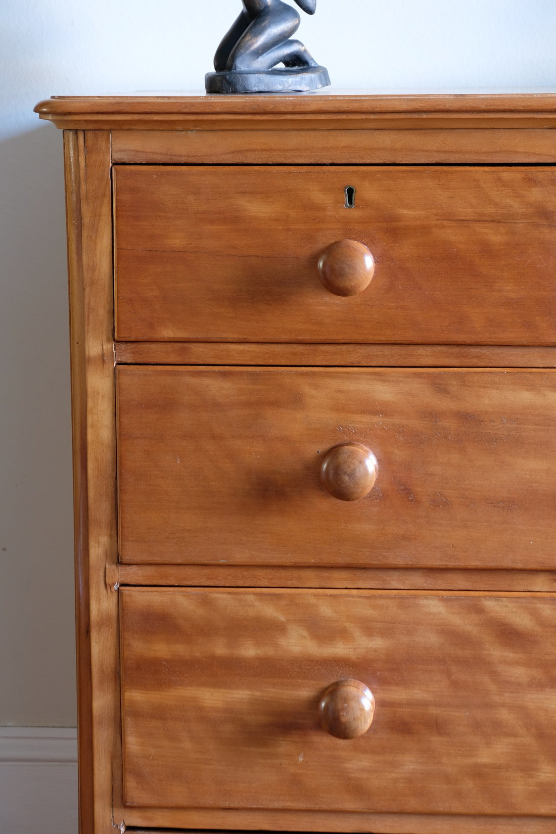 Victorian Scottish Satin Birch Chest Of Drawers With Plinth Drawer
