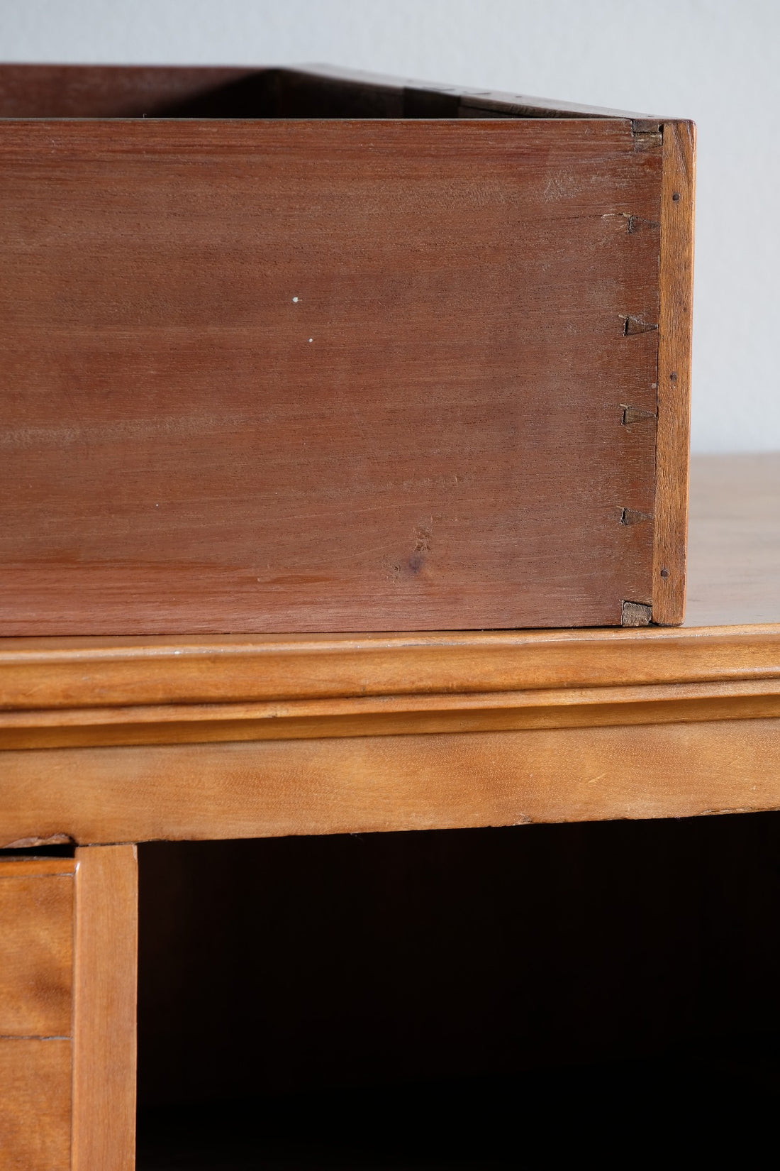 Victorian Scottish Satin Birch Chest Of Drawers With Plinth Drawer