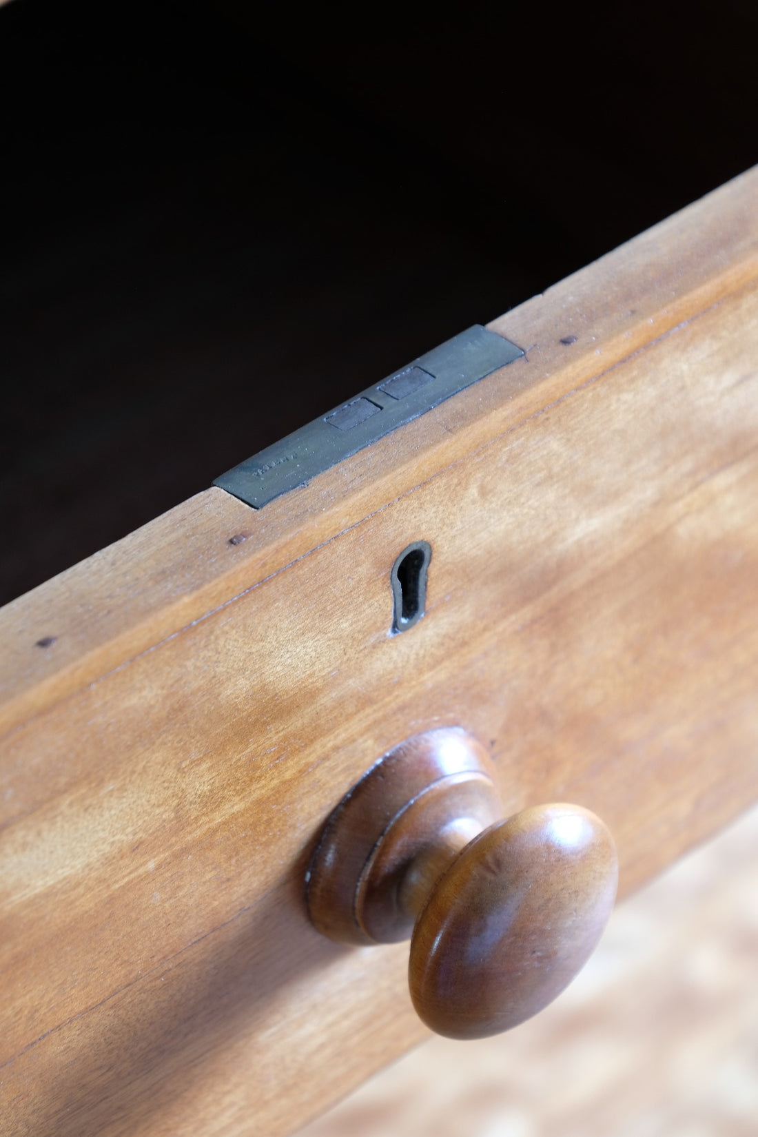 Victorian Scottish Satin Birch Chest Of Drawers With Plinth Drawer
