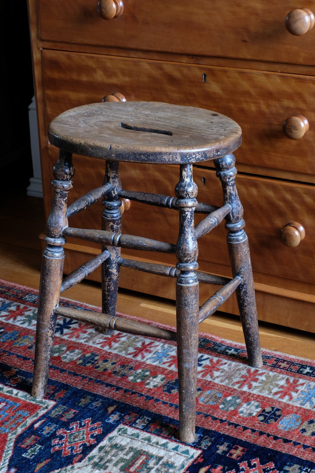 Antique Victorian Elm Stool With Oval Top And Turned Legs Circa 1860