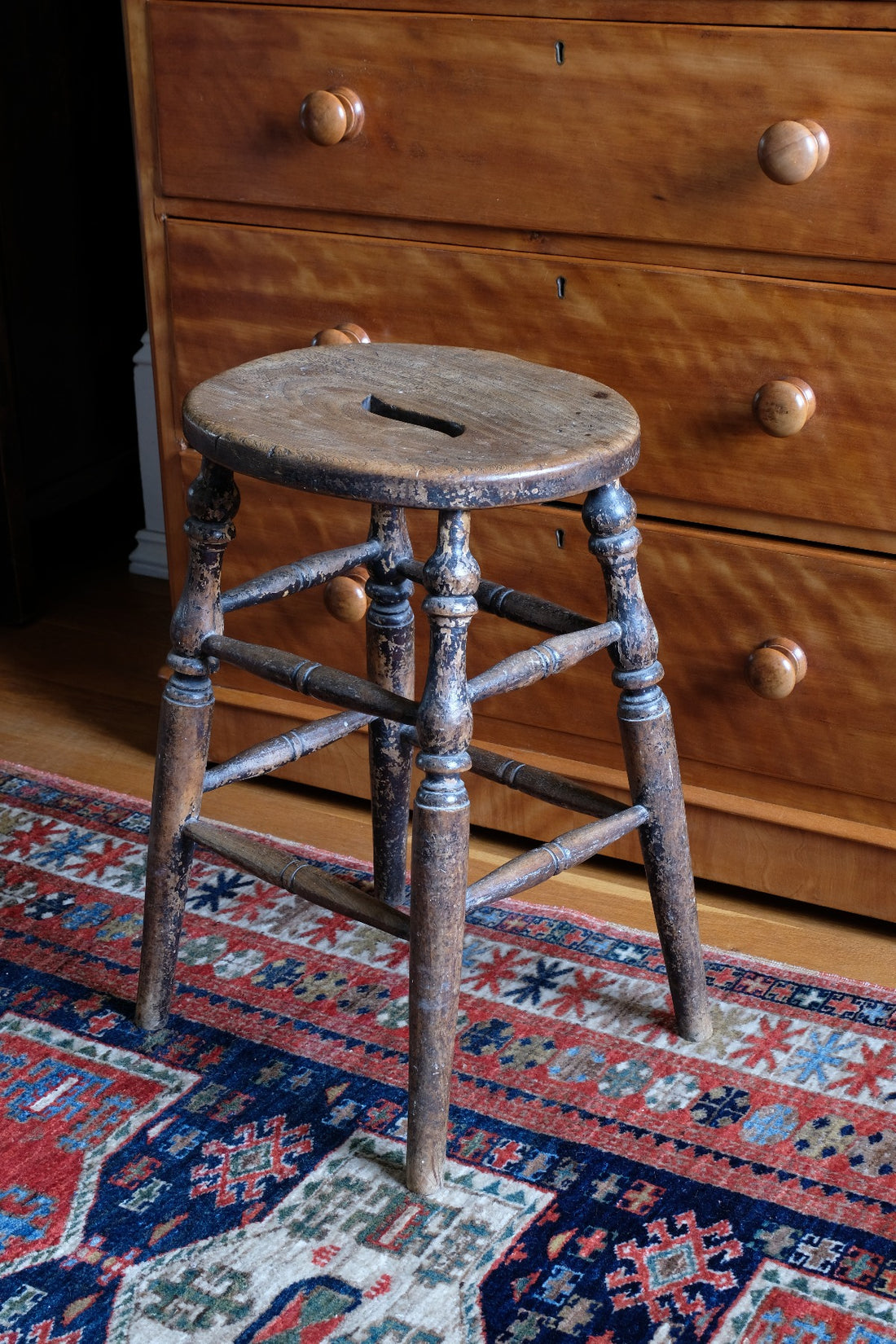Antique Victorian Elm Stool With Oval Top And Turned Legs Circa 1860