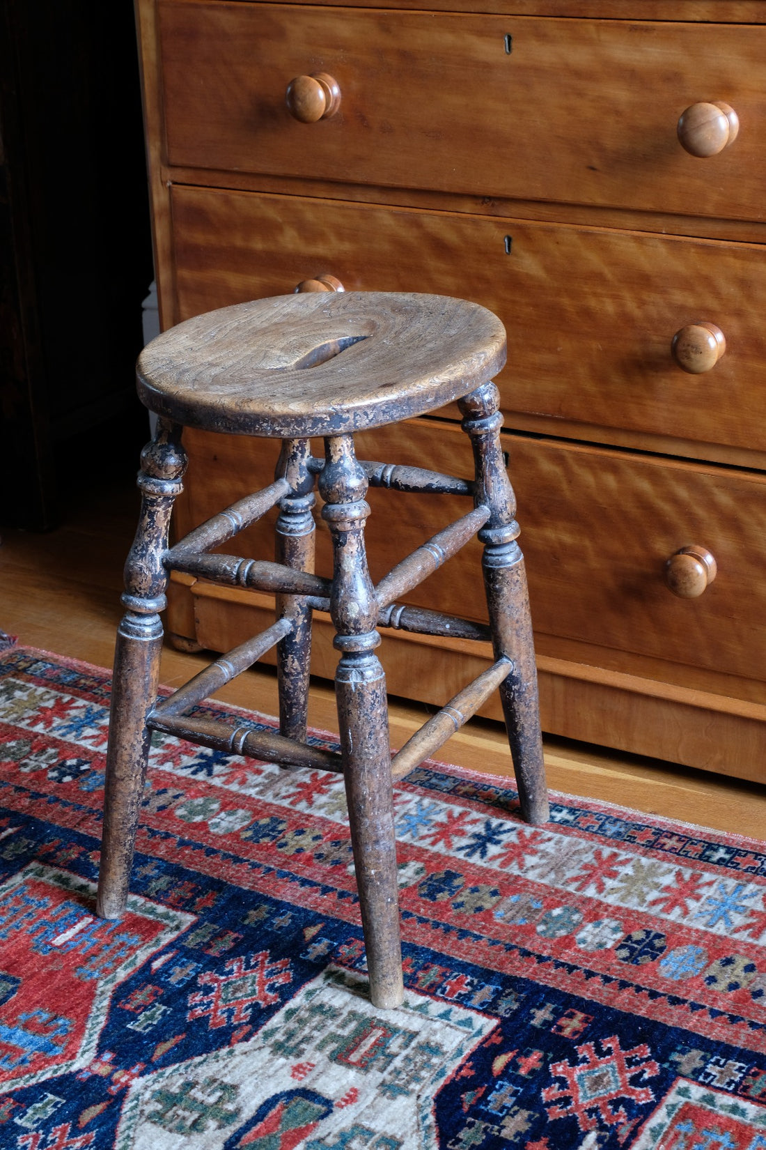 Antique Victorian Elm Stool With Oval Top And Turned Legs Circa 1860