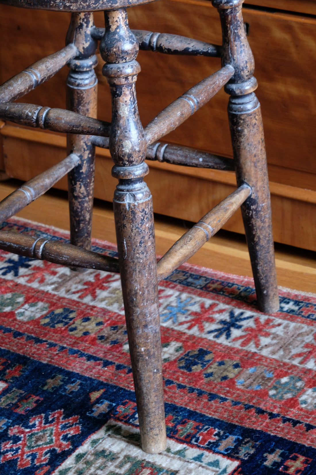 Time-worn painted Victorian stool - Antique Victorian Elm Stool With Oval Top And Turned Legs Circa 1860