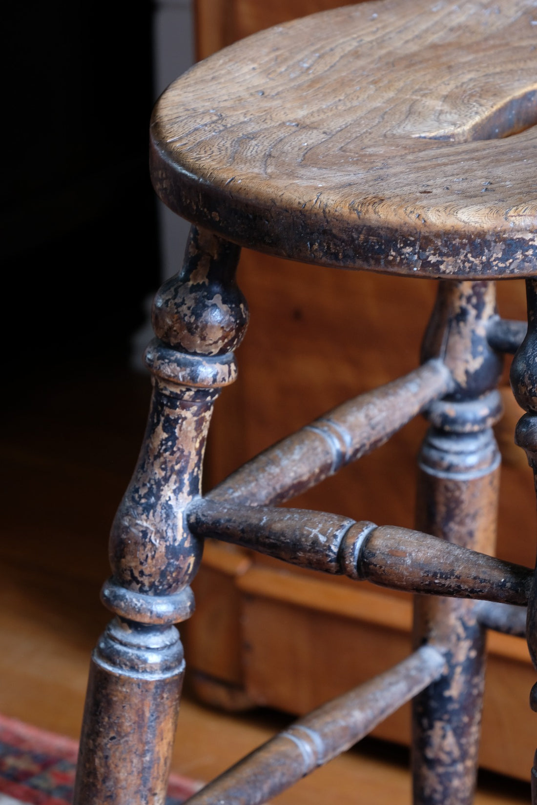 Antique Victorian Elm Stool With Oval Top And Turned Legs Circa 1860