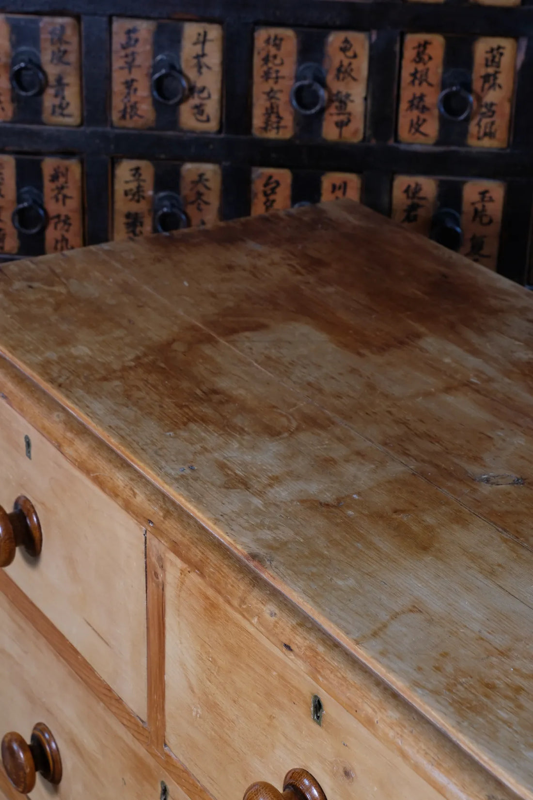 Patina top view on a Victorian Pine Chest of Drawers – Two Small Over Two Deep