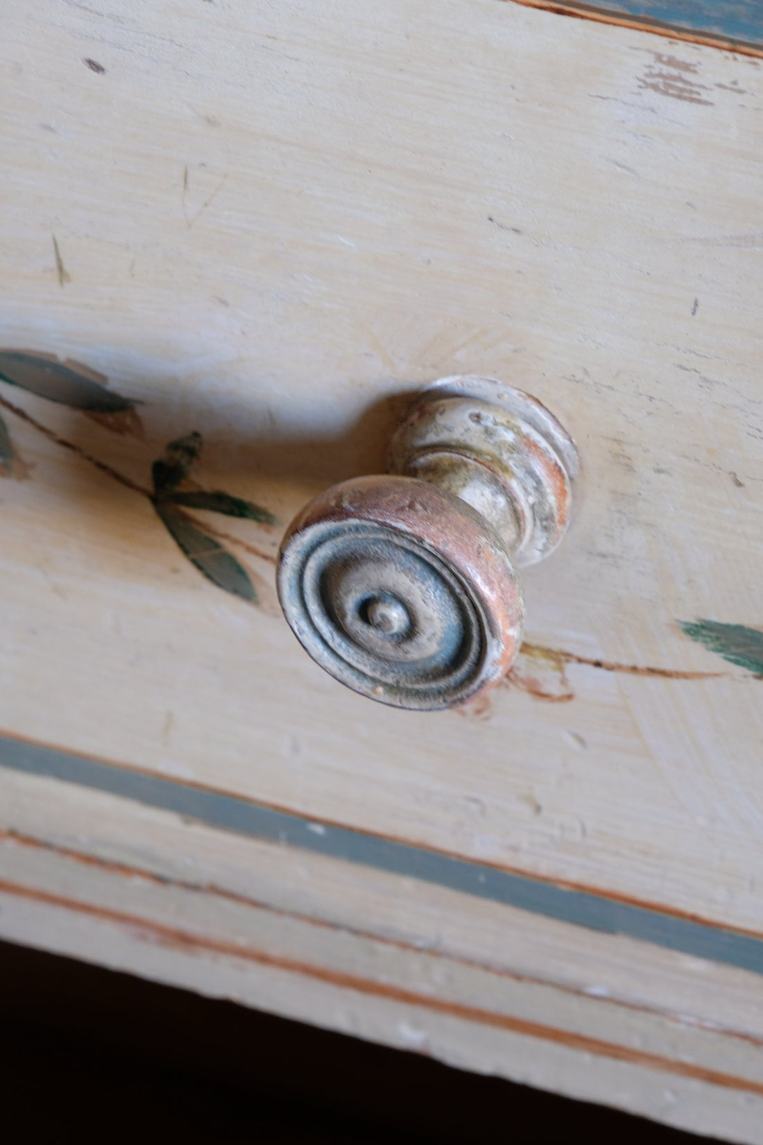 Close up of the painted drawer knob - Antique French Painted Commode with Central Deep Drawer, Circa 1800