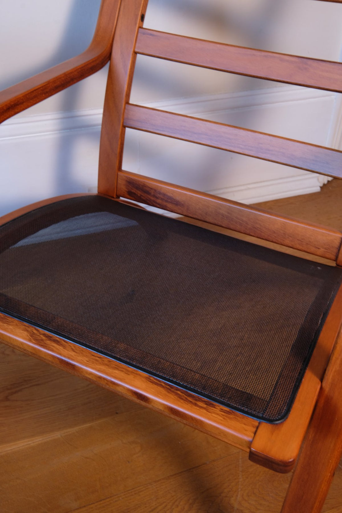 Cushion support of a Pair of 1970s Danish Stouby bentwood leather lounge chairs with sculptural oak frame