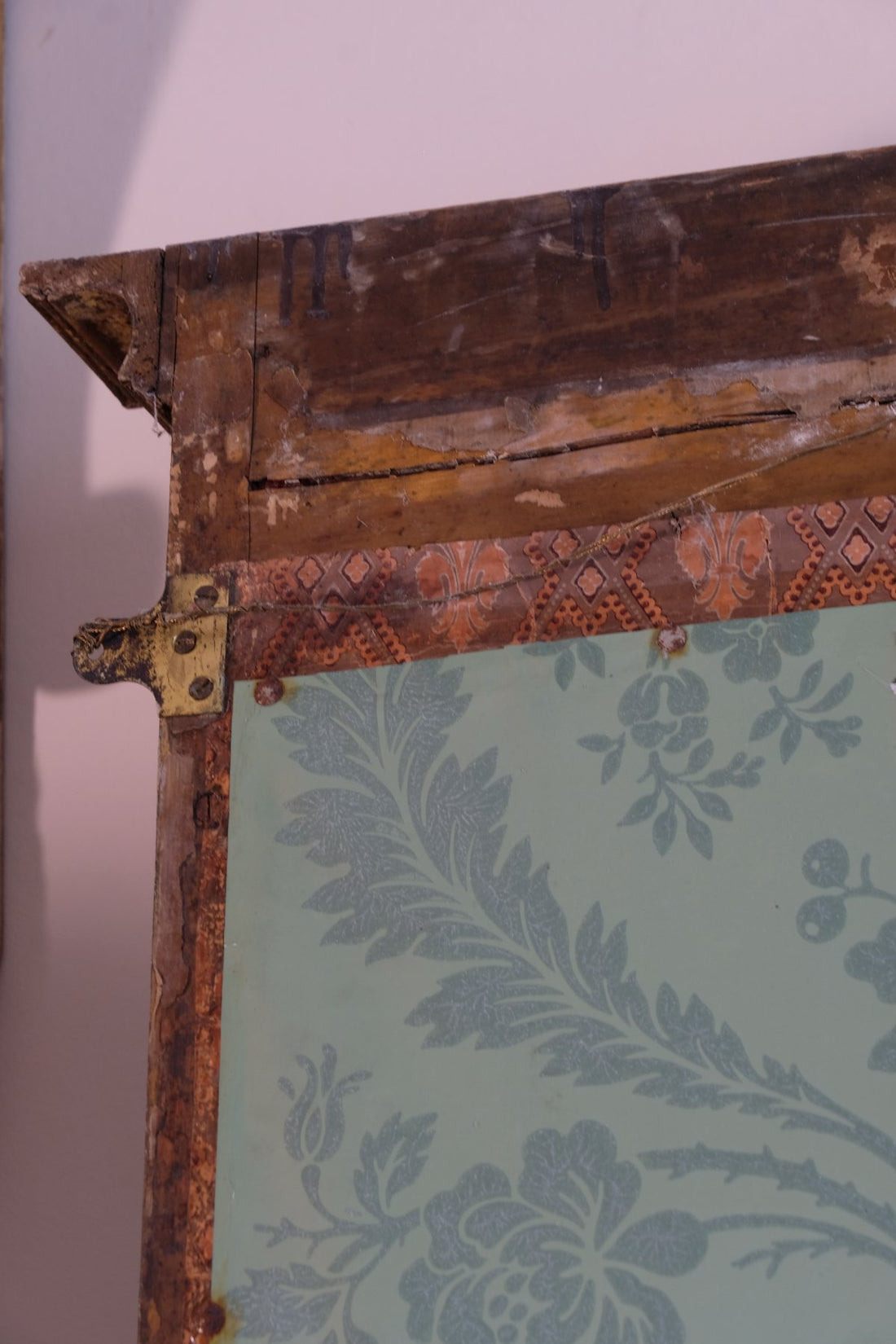 Regency pier mirror with original foxed bevelled glass and giltwood frame circa 1820s