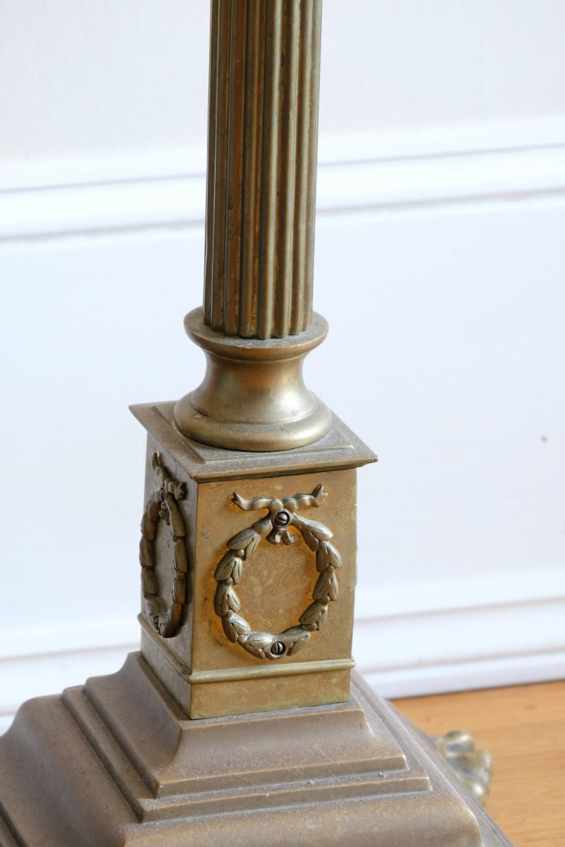 Brass Standard Lamp With Laurel Wreath & Claw Feet