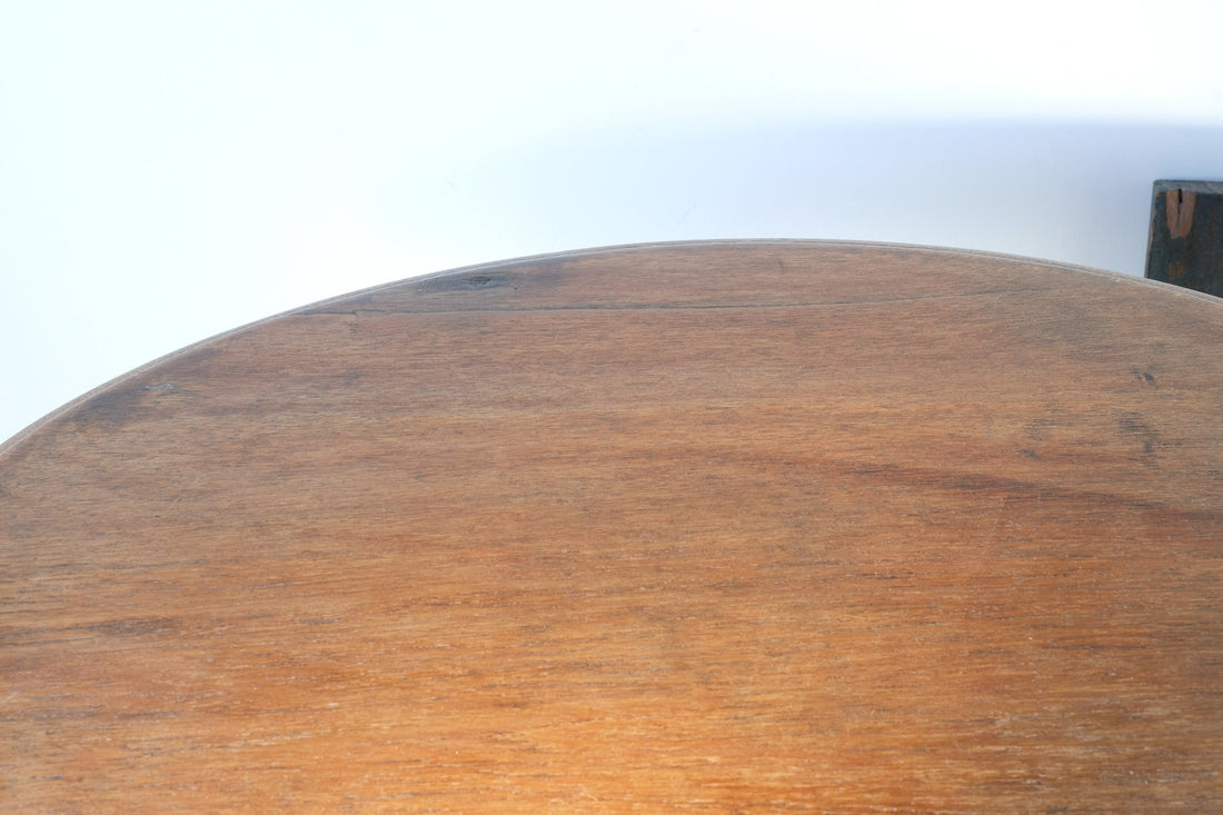 Late Victorian mahogany oval tilt-top tripod table with open reed column detail