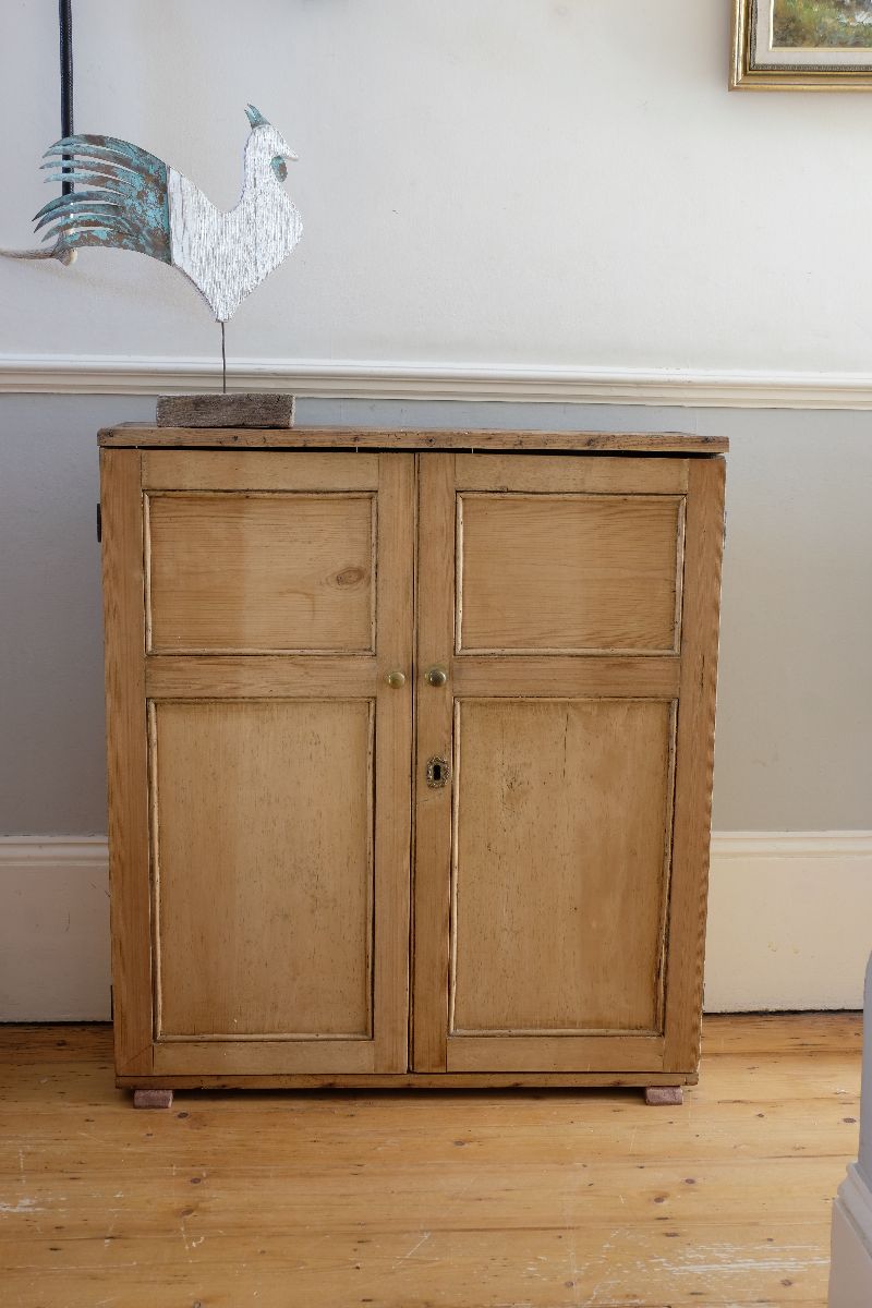 Early 19th Century English Pine Cupboard with Four Panel Doors