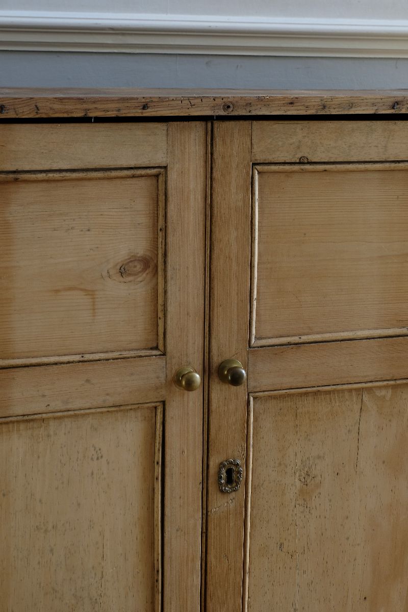 Early 19th Century English Pine Cupboard