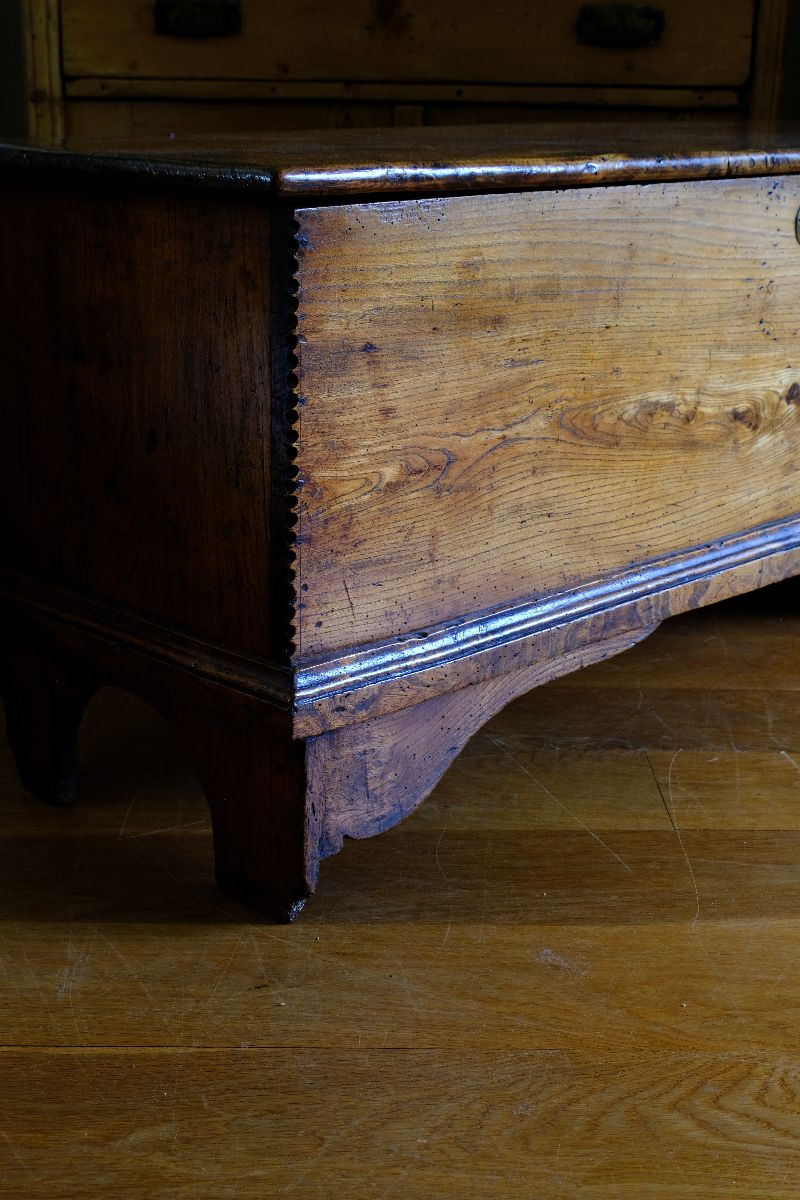 Early 19th Century English Elm Six Plank Coffer Chest With Internal Till