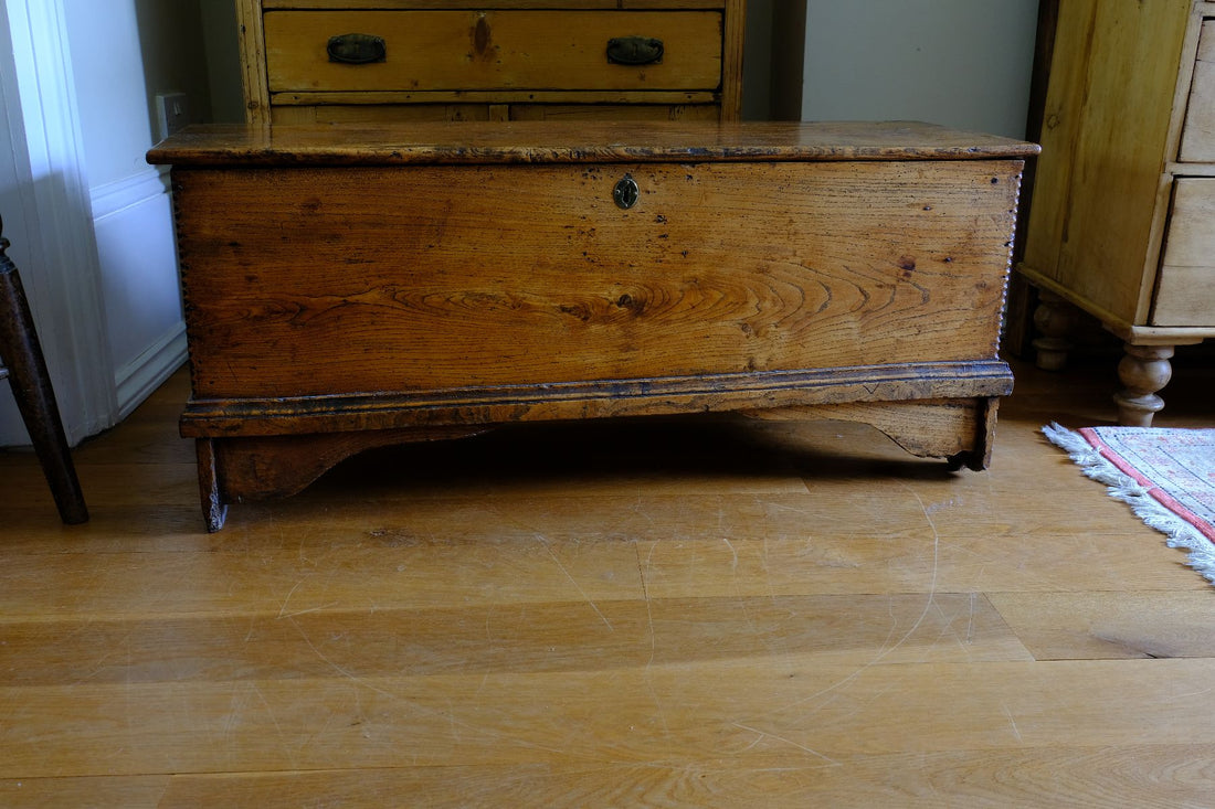 Early 19th Century English Elm Six Plank Coffer Chest With Internal Till