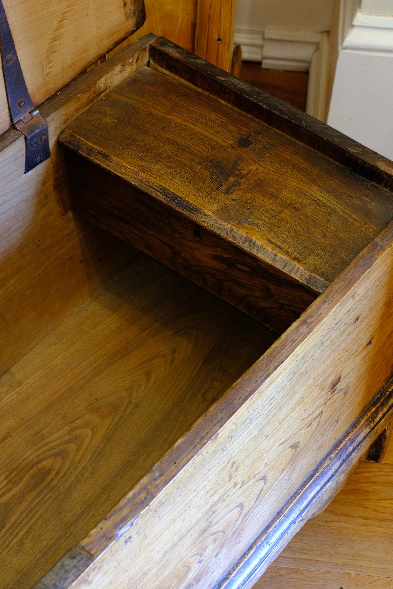 close  Till lid on an Early 19th Century English Elm Six Plank Coffer Chest With Internal TillEarly 19th Century English Elm Six Plank Coffer Chest With Internal Till