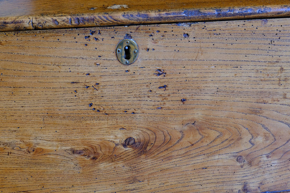 Early 19th Century English Elm Six Plank Coffer Chest With Internal Till