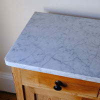 Veined Carrara marble top - Late Victorian pine marble top bedside cupboard with Carrara marble and concealed brass pivot hinges