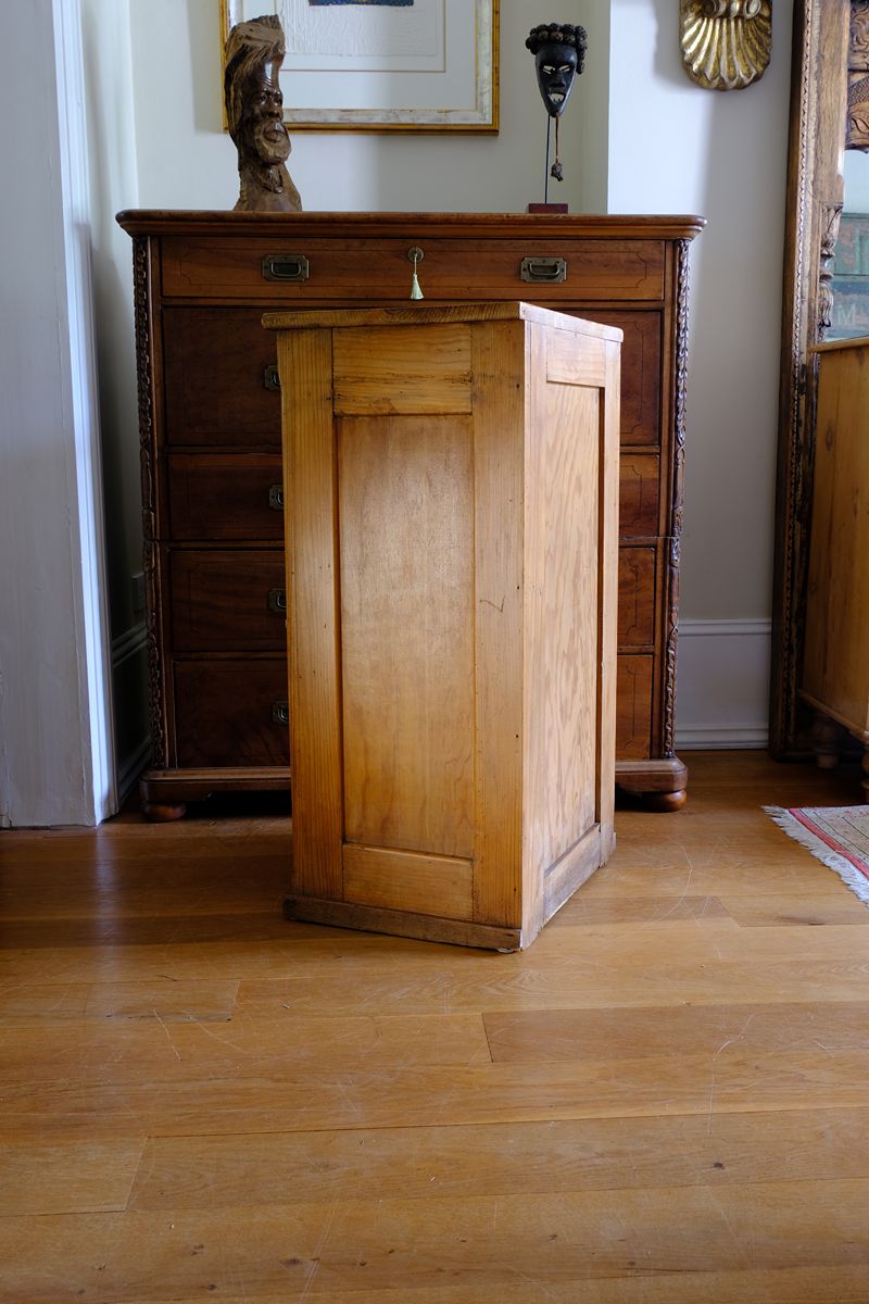 Early 20th Century Pitch Pine Single Door Larder Cupboard with Lift-Off Hinges and Original Sprung Latch