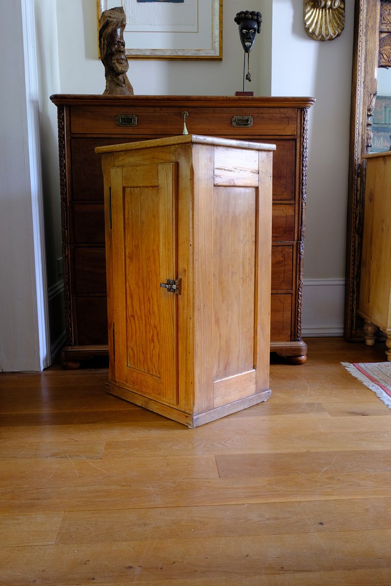 Early 20th Century Pitch Pine Single Door Larder Cupboard with Lift-Off Hinges and Original Sprung Latch