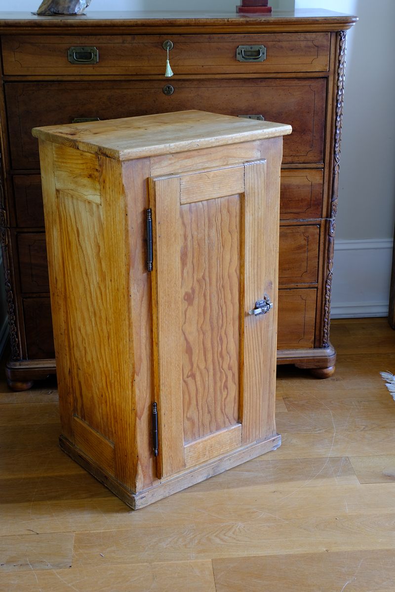 View looking down on pitch top - Early 20th Century Pitch Pine Single Door Larder Cupboard with Lift-Off Hinges and Original Sprung Latch