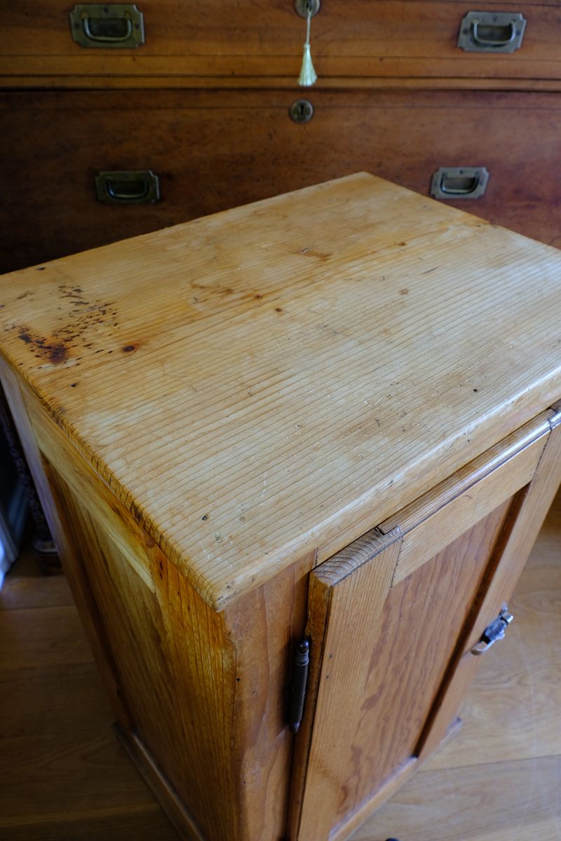 View of the pitch pine top on an Early 20th Century Pitch Pine Single Door Larder Cupboard with Lift-Off Hinges and Original Sprung Latch