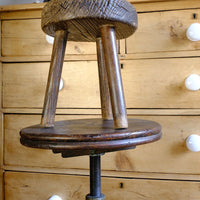 Early 20th Century Elm Milking Stool with Thick Weathered Seat and Original Patina