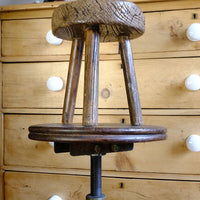Early 20th Century Elm Milking Stool with Thick Weathered Seat and Original Patina