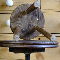 Early 20th Century Elm Milking Stool with Thick Weathered Seat and Original Patina