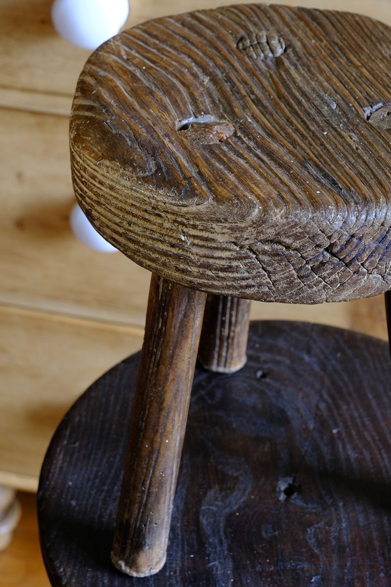 Skin of an Early 20th Century Elm Milking Stool with Thick Weathered Seat and Original Patina
