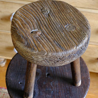 Early 20th Century Elm Milking Stool with Thick Weathered Seat and Original Patina