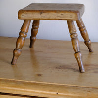 Early 20th Century Oak & Beech Country Stool with Turned Legs showing solid oak seat and turned beech legs