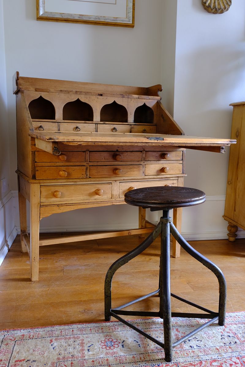 Early 19th Century Georgian Pine Fall-Front Writing Bureau Desk c.1820–1840