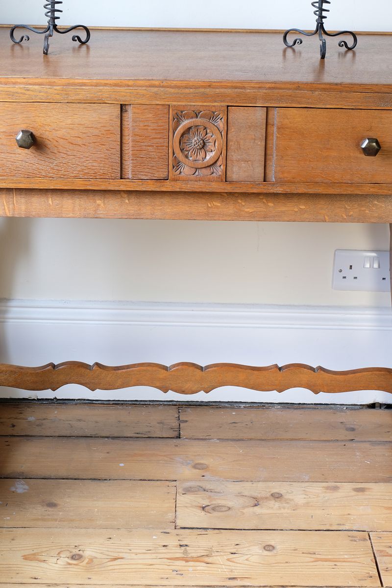 Arts & Crafts oak console table by Beresford & Hicks with two drawers and shaped trestle supports