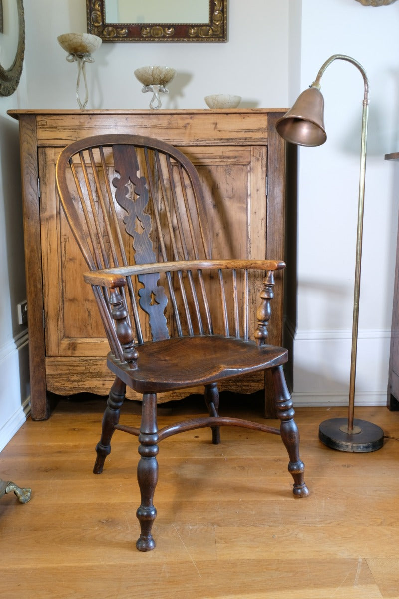 19th Century Windsor Splat back Armchair With A Crinoline Stretcher